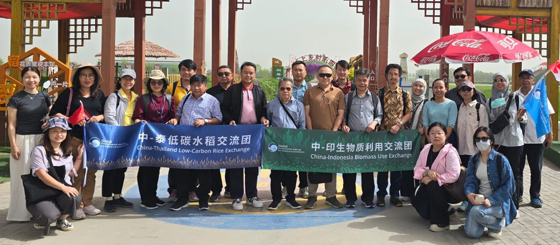 Prof. Sarjiya bersama para peserta field trip Biomassa ke Republik Rakyat Tiongkok