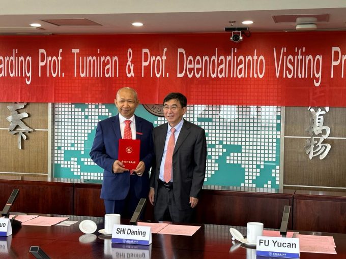 Prof. Tumiran Menjadi Visiting Professor di NUAA