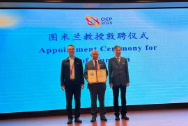 Prof. Tumiran Raih Pengakuan Internasional sebagai Guest Professor di Jinan University