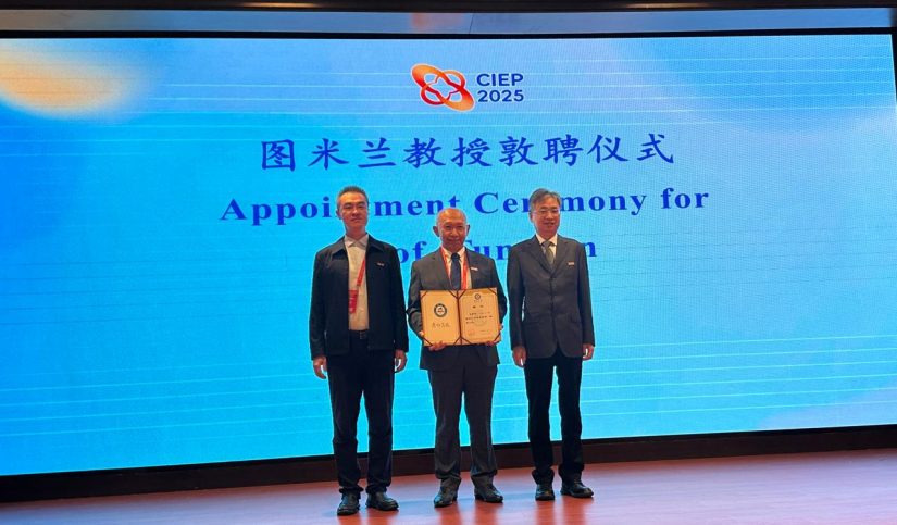 Prof. Tumiran Raih Pengakuan Internasional sebagai Guest Professor di Jinan University