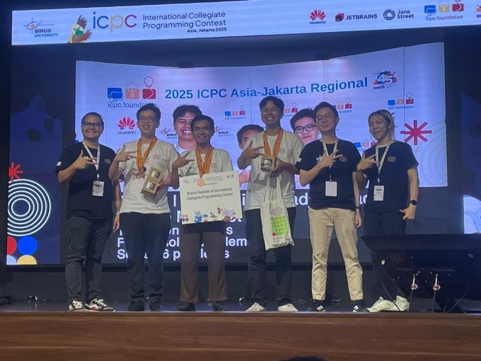 Tim Mahasiswa DTETI UGM Raih Medali Perunggu di ICPC Asia Jakarta Regional Contest 2025